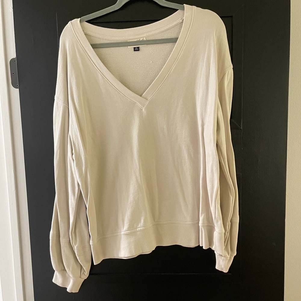 V neck sweatshirt